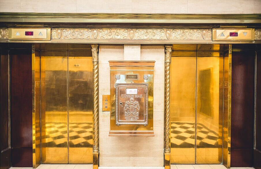 More Photos Of 350 Bay St, Toronto Coworking Space