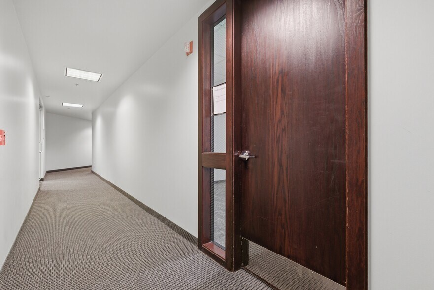 More Photos Of 6995 S Union Park Ctr, Midvale Office For Lease