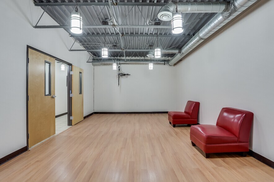 More Photos Of 6801-6845 Broadway, Denver Office For Lease