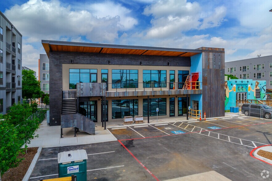 More Photos Of 227 E Cevallos, San Antonio Restaurant For Lease