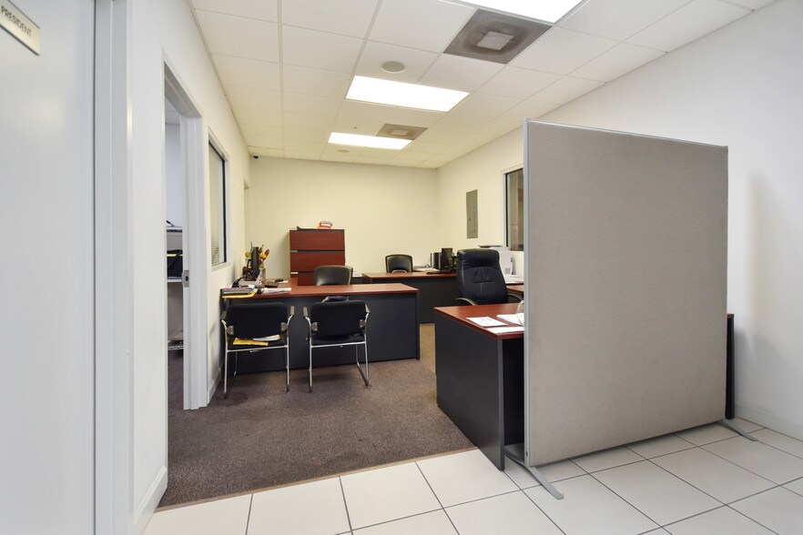 More Photos Of 3301-3389 NW 97th Ave, Miami Warehouse For Lease