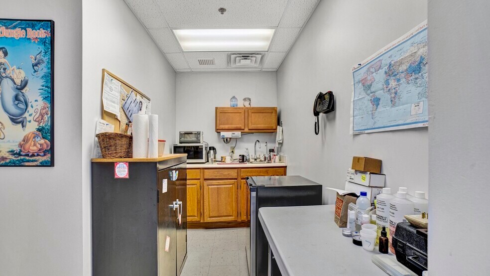 More Photos Of 961 N Main St, Mansfield Warehouse For Lease