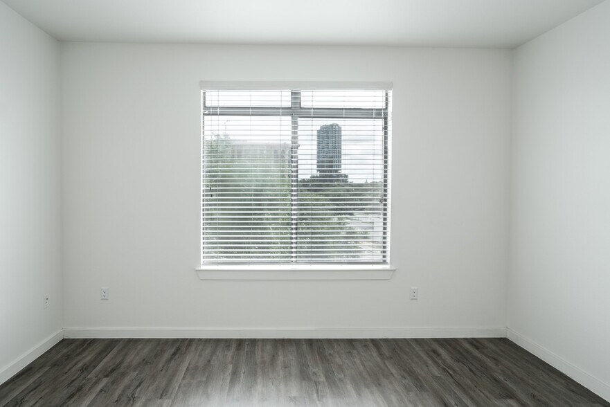 More Photos Of 127 E Riverside Dr, Austin Apartments For Lease