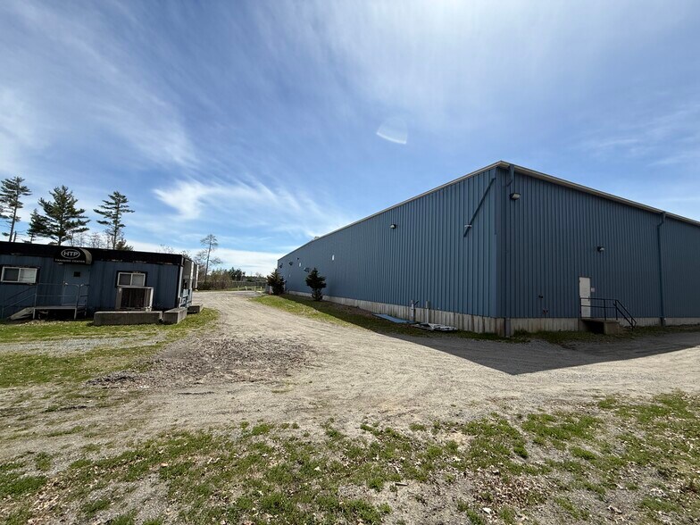 More Photos Of 111 Braley Rd, East Freetown Warehouse For Lease