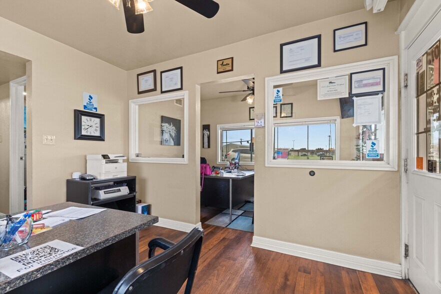 More Photos Of 2012 N Alexander Dr, Baytown Auto Dealership For Sale