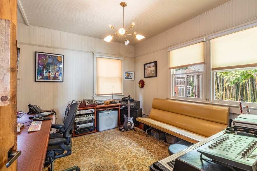 More Photos Of 1231 Abbot Kinney Blvd, Venice General Retail For Lease