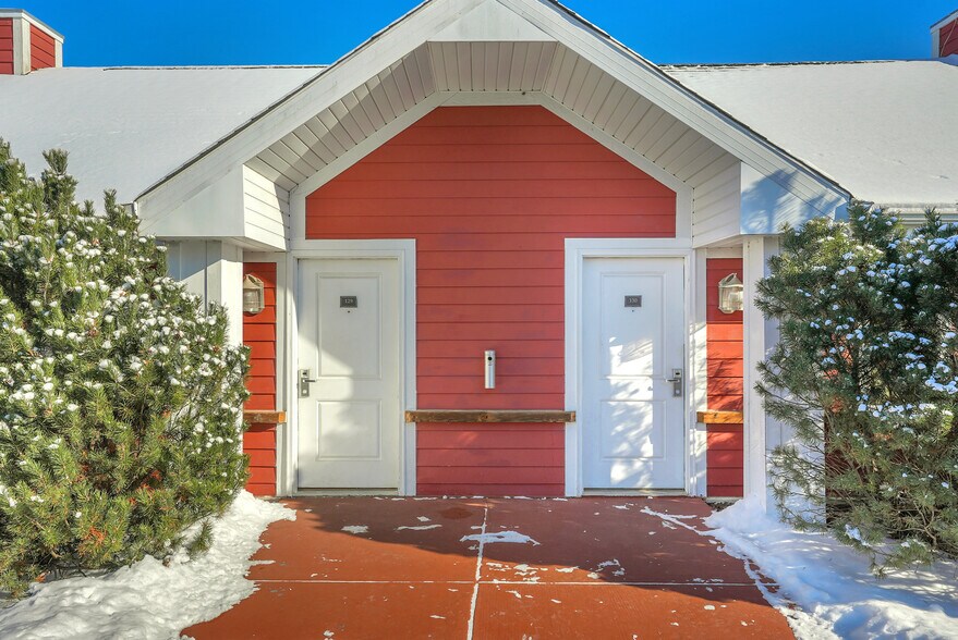 More Photos Of 16W621 S Frontage Rd, Willowbrook Hotel For Sale