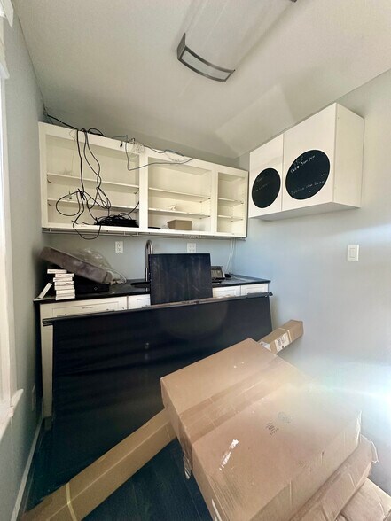 More Photos Of 2228 Victory Blvd, Staten Island Freestanding For Lease