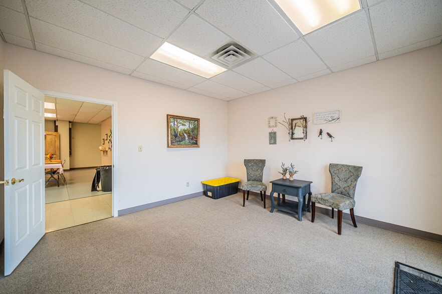 More Photos Of 3530 Park Plaza Rd, Paducah Flex For Lease