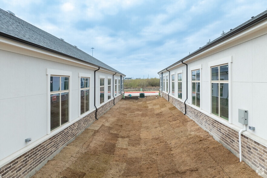 More Photos Of 3117 Bailey Dr, Fort Worth Medical For Sale