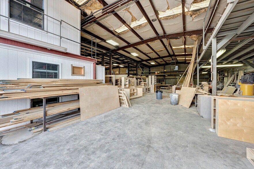 More Photos Of 1406-1420 Telephone Rd, Houston Showroom For Lease