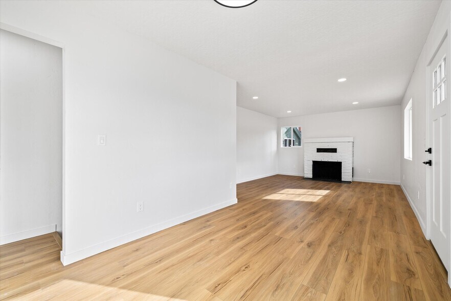 More Photos Of 4518 W Emerald St, Boise Specialty For Sale