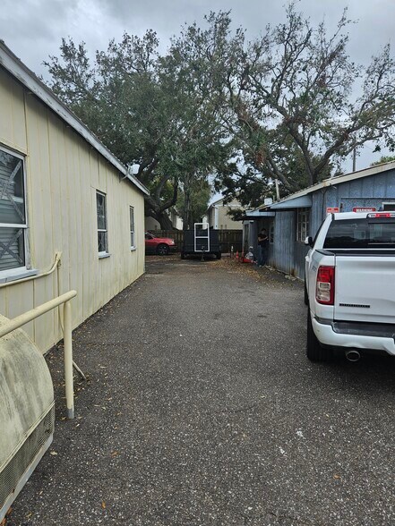 More Photos Of 2704 W Azeele St, Tampa Warehouse For Sale