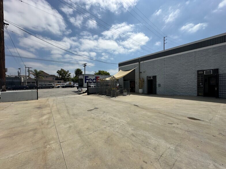 More Photos Of 400 Cypress Ave, Los Angeles Warehouse For Lease
