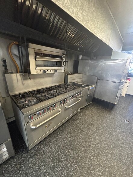 More Photos Of 3221 Lorain Ave, Cleveland Storefront Retail Residential For Lease