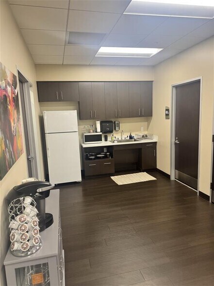 More Photos Of 4090 Mapleshade Ln, Plano Medical For Lease