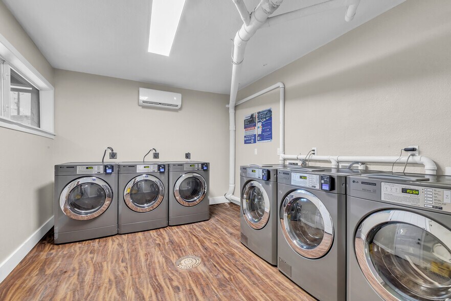 More Photos Of 4706 Yellowstone Blvd, Houston Apartments For Sale