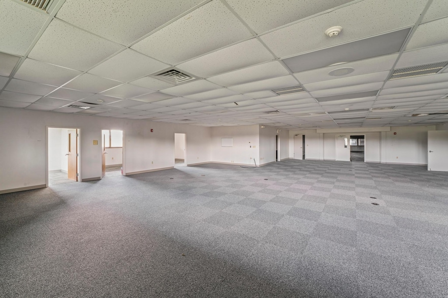 More Photos Of 614 Union Rd, Vineland Office For Sale