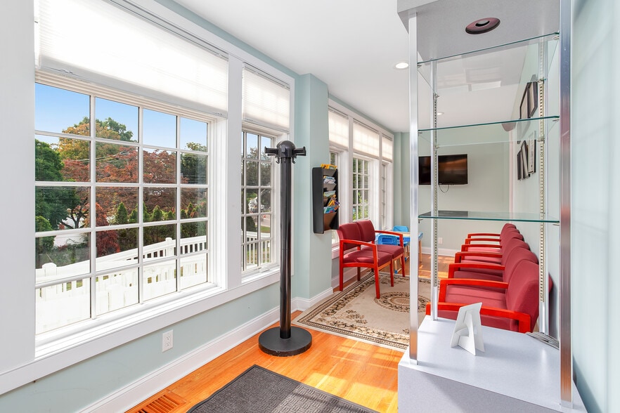 More Photos Of 71 Cedar St, Branford Office For Sale