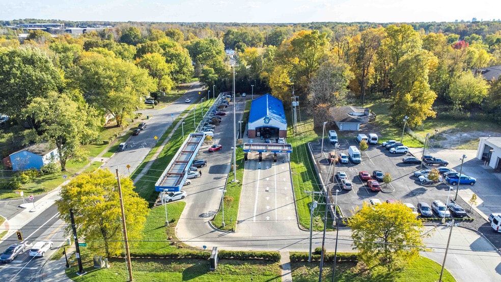 Primary Photo Of 3267 Morse Rd, Columbus Carwash For Sale