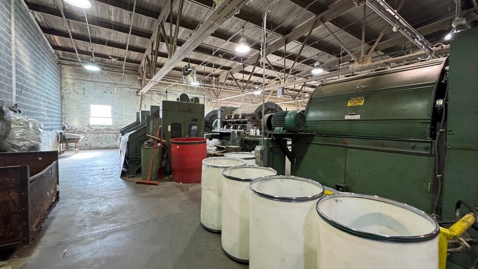 More Photos Of 240 S Main St, Nazareth Flex For Lease