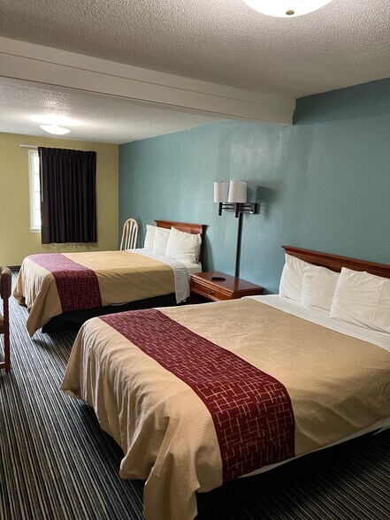 More Photos Of 1645 Main St N, Allendale Hotel For Sale