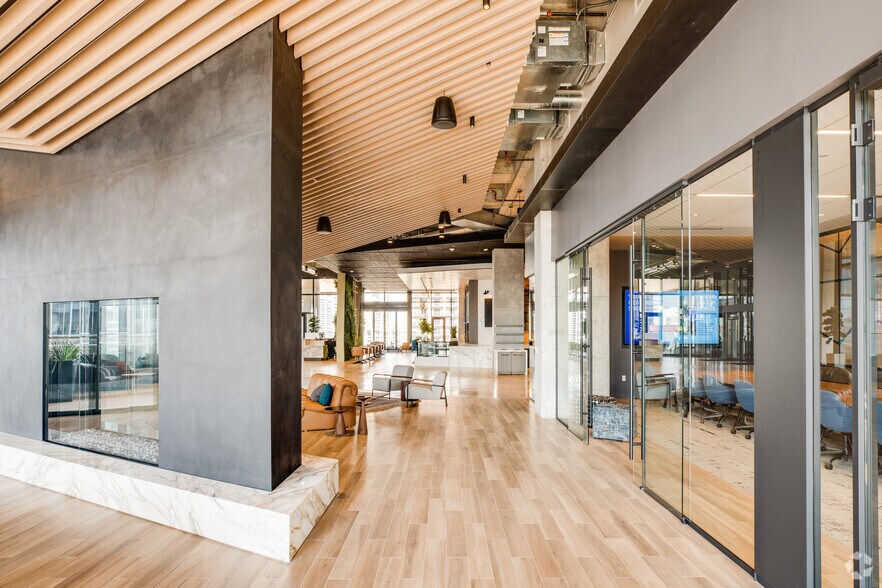 More Photos Of 405 Colorado St, Austin Office For Lease