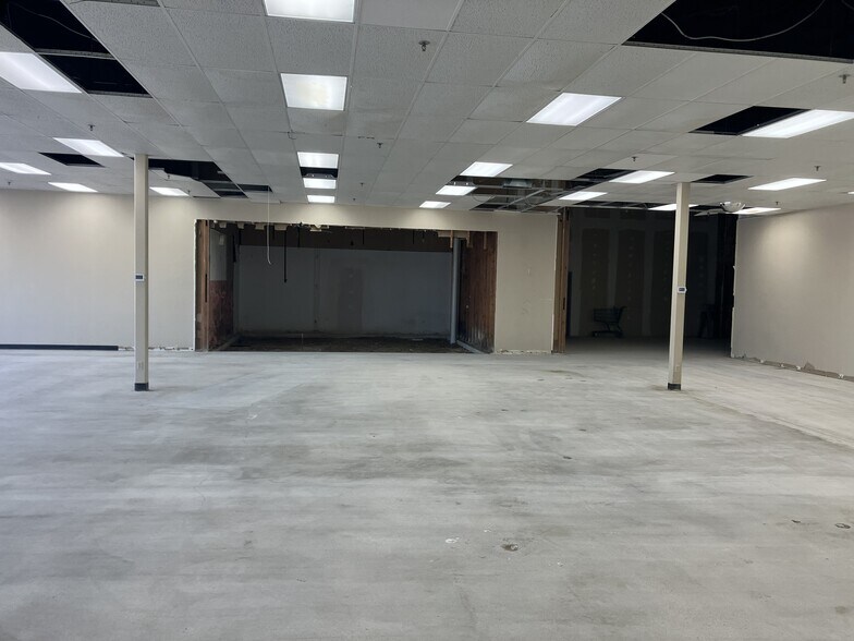 More Photos Of 632-670 S Oak St, Iowa Falls Unknown For Lease