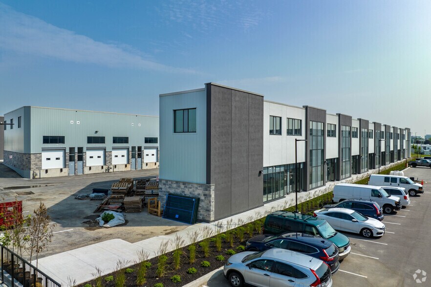 More Photos Of 5260 Solar Dr, Mississauga Warehouse For Sale