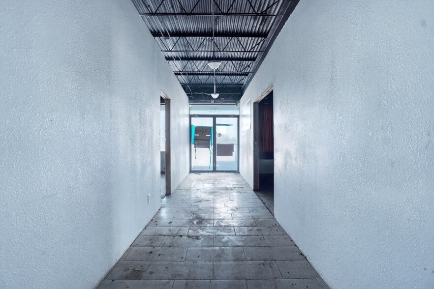 More Photos Of 7822 Great Trinity Forest Way, Dallas Storefront For Sale