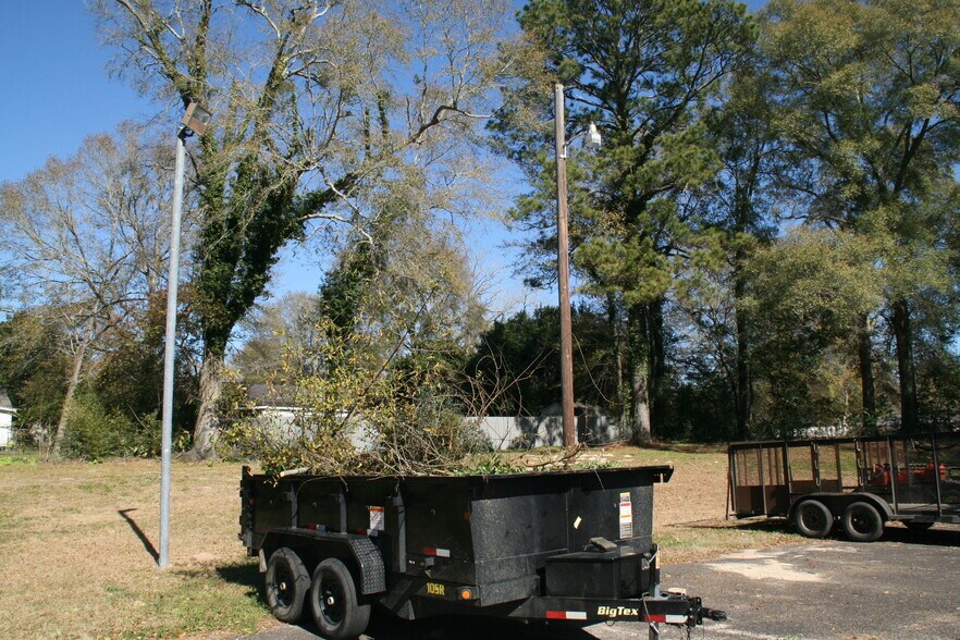 More Photos Of 1308 W Bluff St, Woodville Storefront Retail Office For Sale