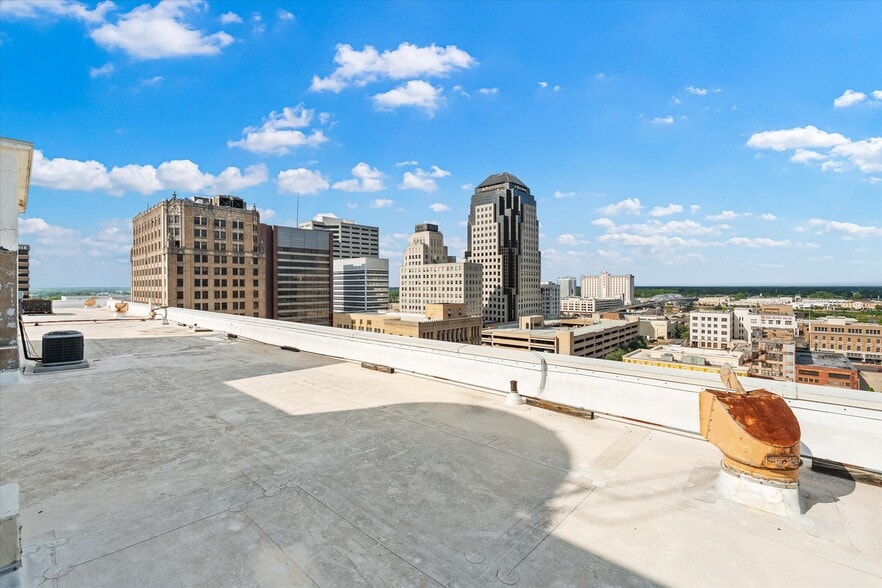 More Photos Of 610 Marshall St, Shreveport Office For Sale