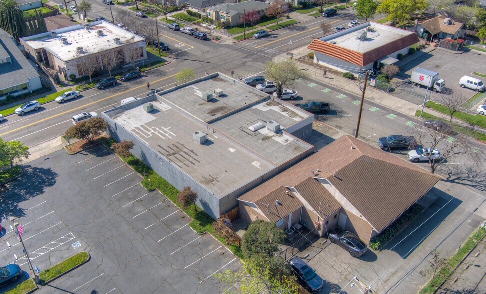 More Photos Of 1122-1126 Missouri St, Fairfield Office For Sale