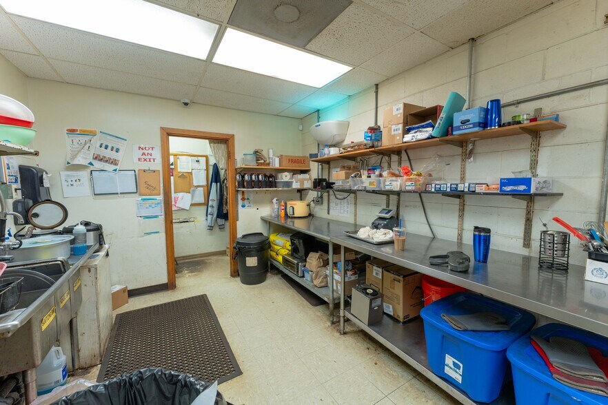 More Photos Of 8171 Kekaha Rd, Kekaha Storefront For Sale