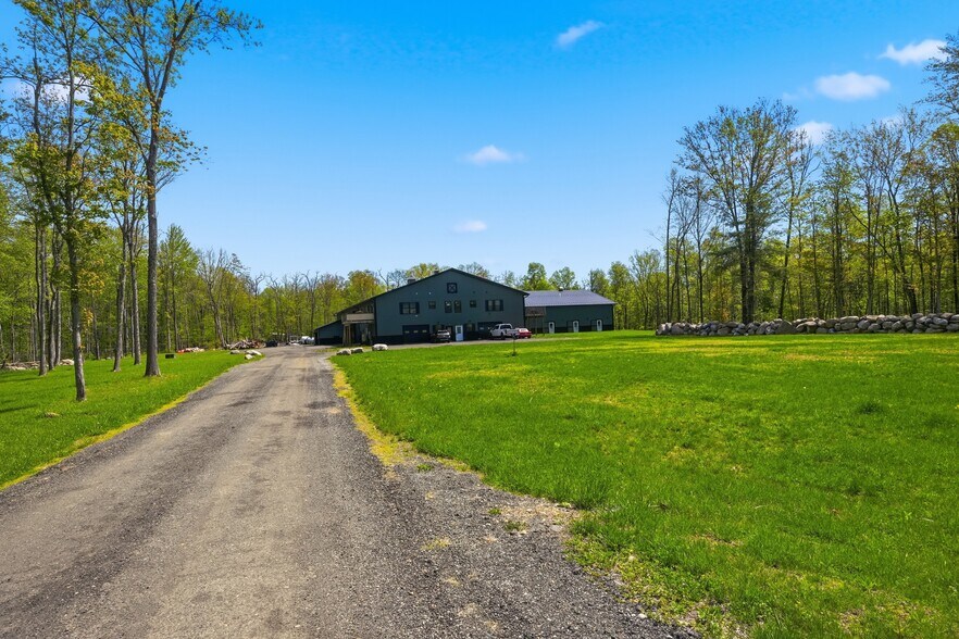 More Photos Of 51 Redder rd, Pine Bush Flex For Sale
