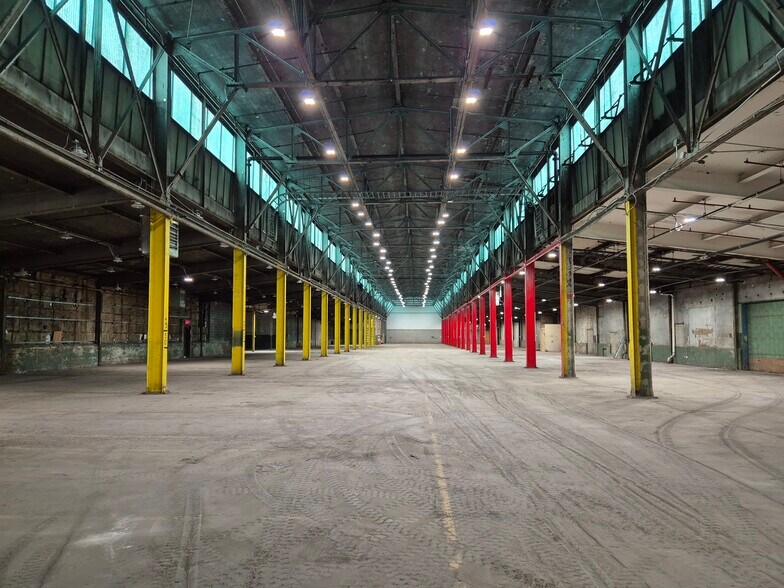 More Photos Of 297 Getty Ave, Paterson Warehouse For Lease
