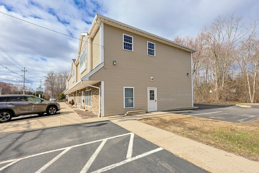 More Photos Of 44 Washington St, Plainville Storefront Retail Office For Sale