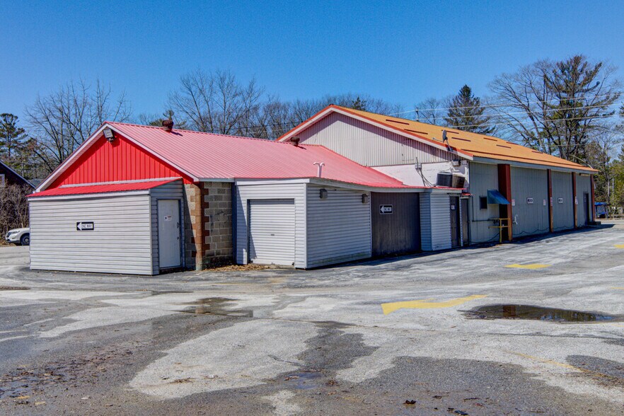 More Photos Of 1367 Mosley St, Wasaga Beach Office For Sale