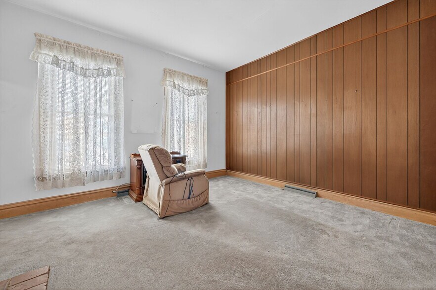 More Photos Of 222 W Saint Louis St, Pacific Office For Sale