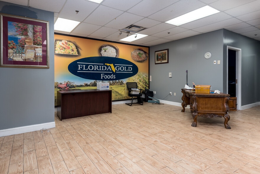 More Photos Of 1770 Business Center Ln, Kissimmee Warehouse For Lease