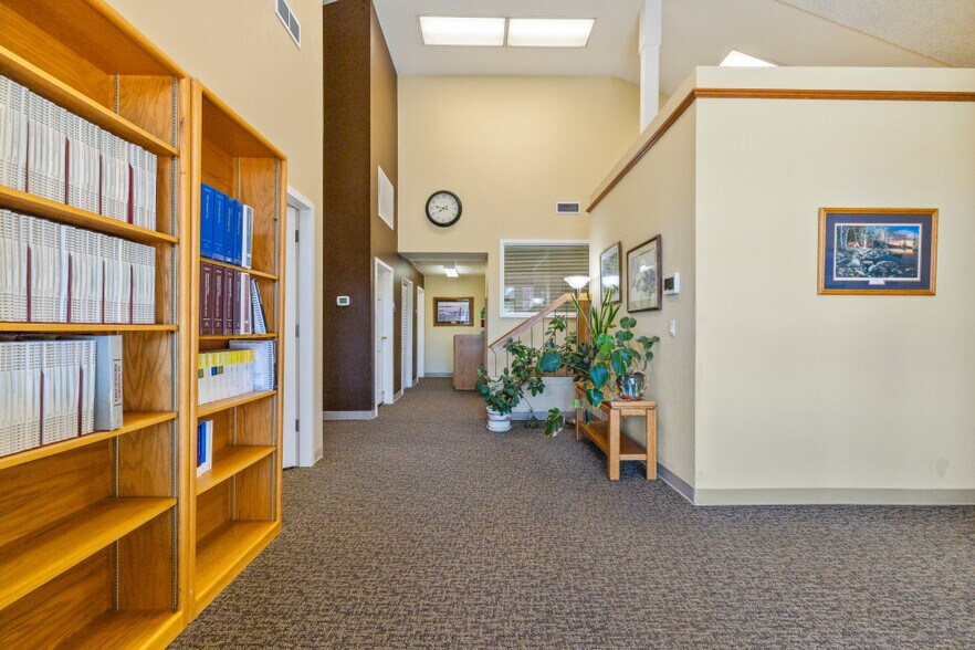 More Photos Of 422 S 5th St, Klamath Falls Office For Sale