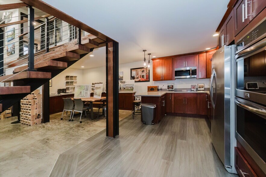 More Photos Of 5706 Bethel Rd, Port Orchard Warehouse For Sale