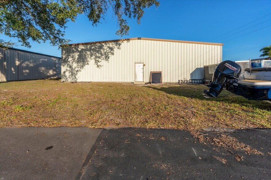 More Photos Of 2311 Whitfield Industrial Way, Sarasota Warehouse For Sale