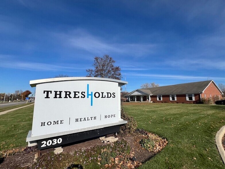 More Photos Of 2030 N Seminary, Woodstock Office For Lease