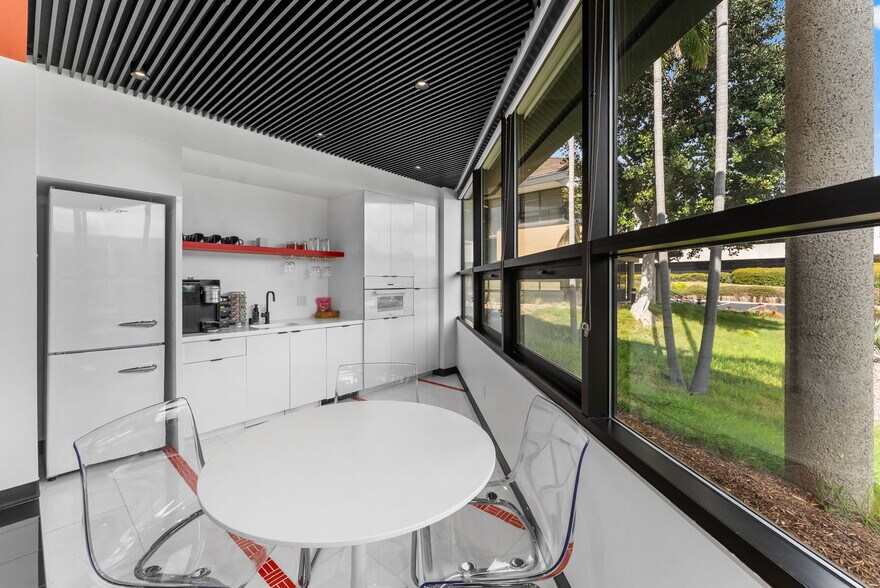 More Photos Of 5080 Shoreham Pl, San Diego Office For Sale