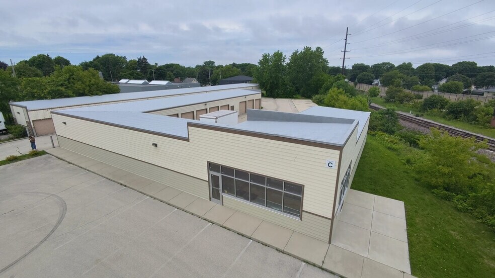 More Photos Of 2040 E St Francis Ave, Saint Francis Self Storage For Lease