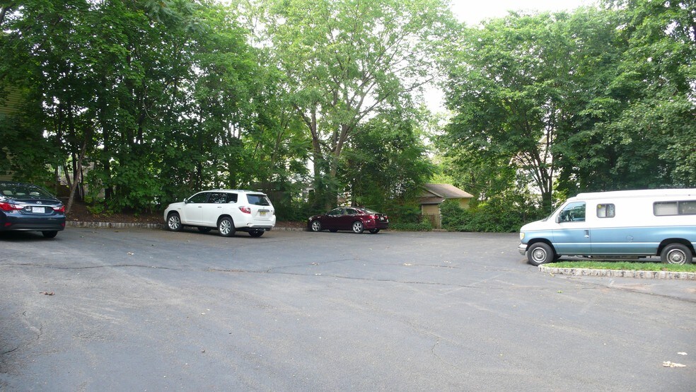 More Photos Of 11 E Cliff St, Somerville Office For Sale