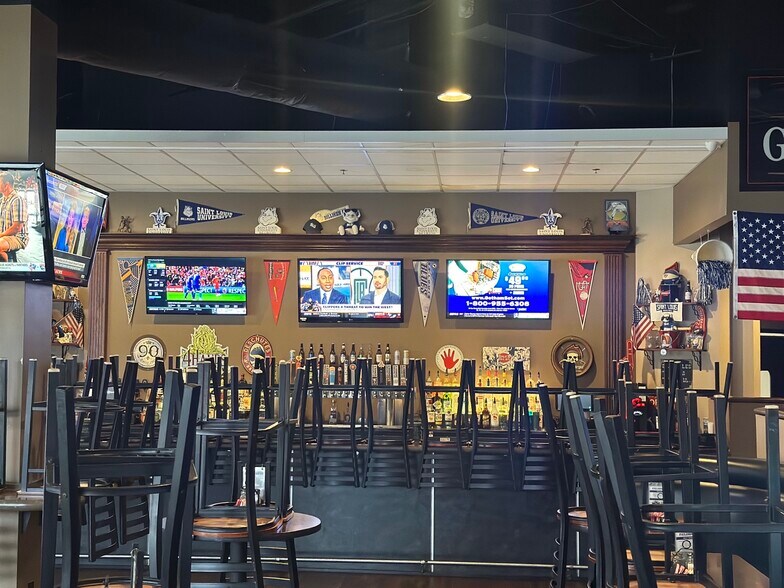 More Photos Of 510 N Theresa Ave, Saint Louis General Retail For Lease