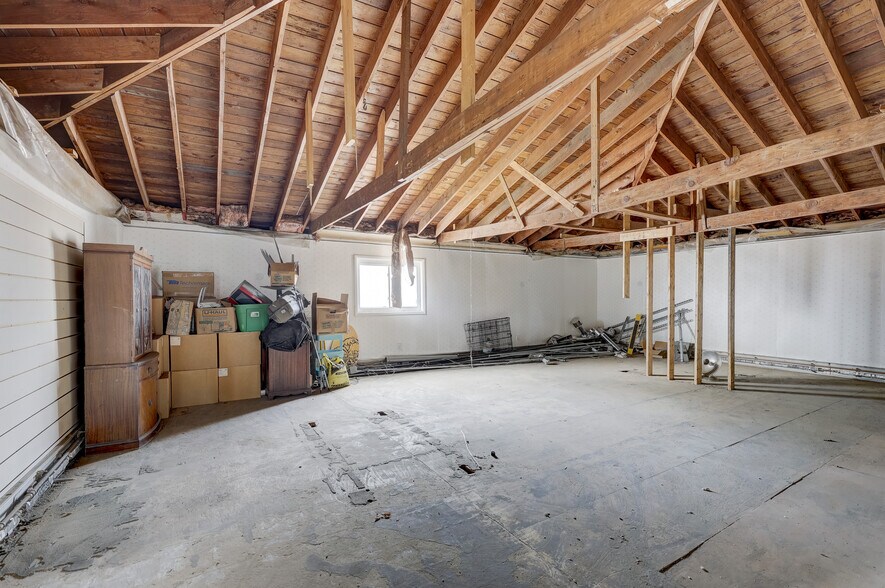 More Photos Of 23919 John R Rd, Hazel Park Freestanding For Sale