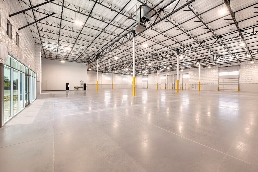 More Photos Of 1800 E Sky Harbor Cir N, Phoenix Light Distribution For Lease